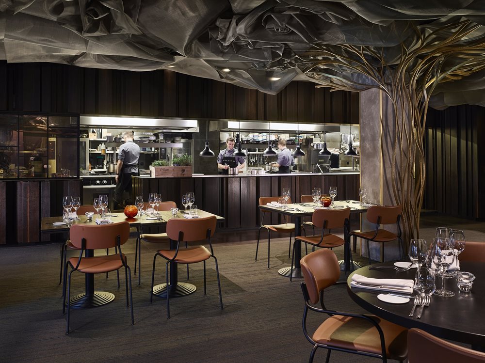 Restaurant Mlýnec Overlooking the Charles Bridge Mlýnec Restaurant